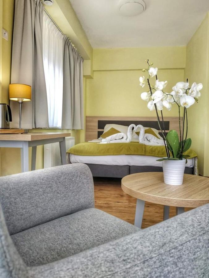Sandacz Otmuchow Hotel Eksteriør billede